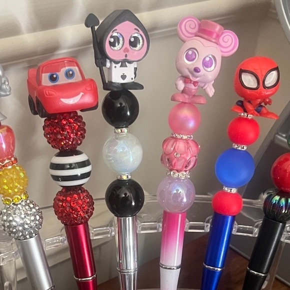 Disney Doorables Beaded Pen (1) Pink Mickey Mouse - Picture 2 of 3